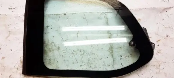 KIA Carnival Rear side window