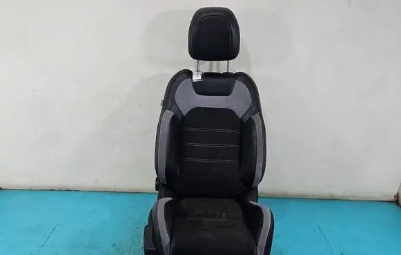 DS Automobiles 4 Front passenger seat IMPRK1560144