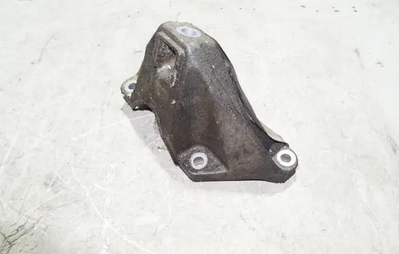 BMW 5 GT F07 Engine mounting bracket