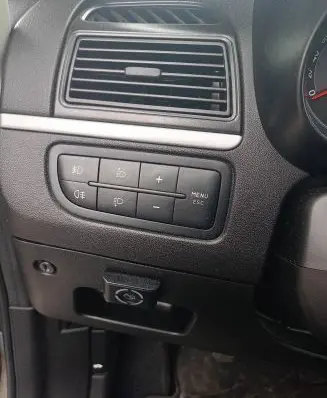 Peugeot 3008 I Light switch