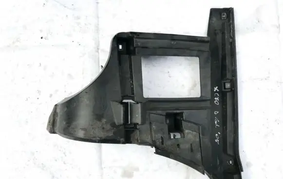 Volvo XC70 Rear bumper mounting bracket 8648150