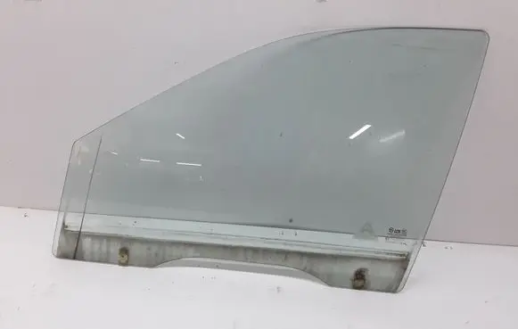 Hyundai Santa Fe Front door window glass four-door