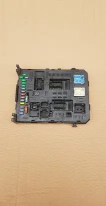 Citroen C4 I Fuse module 9661940480