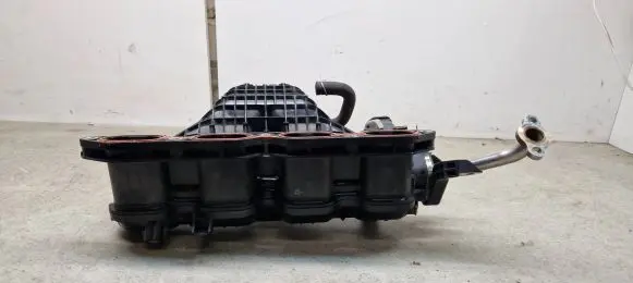 Toyota Auris E180 Intake manifold 1105869 171200T050