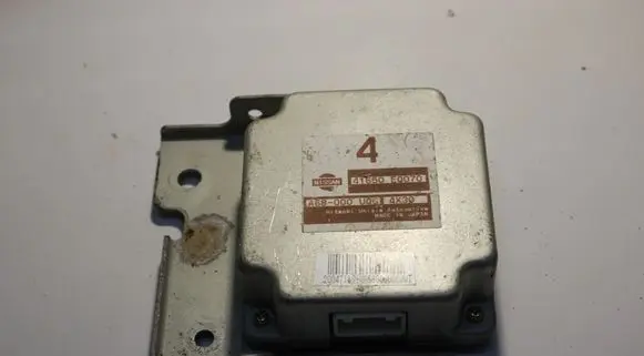 Nissan X-Trail T30 Torque split ecu control unit/module 41650EQ070 A68000U06