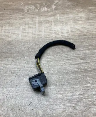 BMW 3 E90 E91 Plug wire 8364646