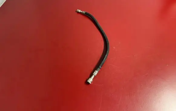 BMW X5 F15 Fuel injector supply line/pipe 