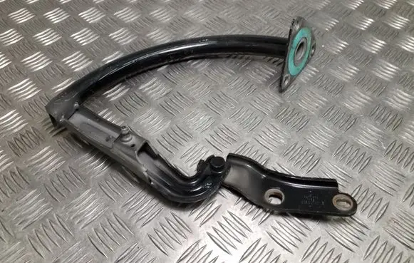 Volkswagen PASSAT B6 Tailgate/trunk/boot hinge 3C5827301B