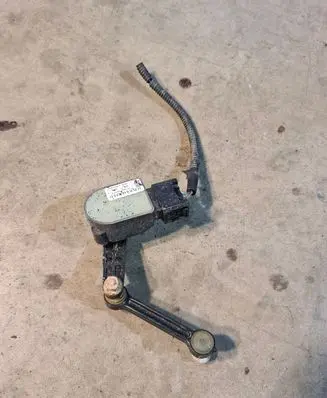 Audi Q7 4L Air suspension front height level sensor 7L0616571D