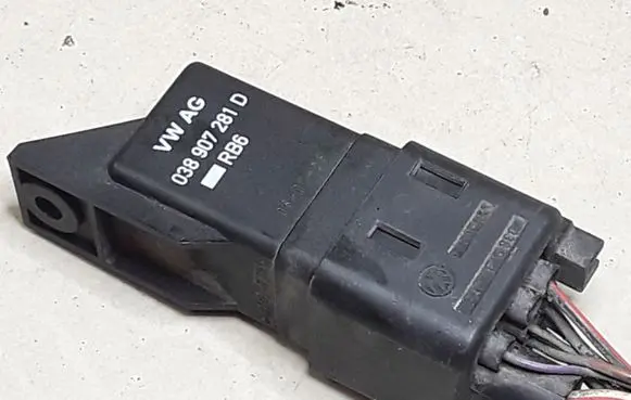 Seat Altea Glow plug pre-heat relay 0281003038 038907281D