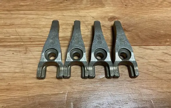 Ford Mondeo MK IV Fuel Injector clamp holder 