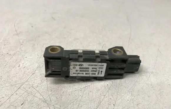 Hyundai Tucson JM Airbag deployment crash/impact sensor 959202E000
