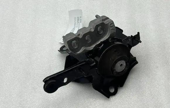 Toyota Yaris Cross Gearbox mount AVD2742