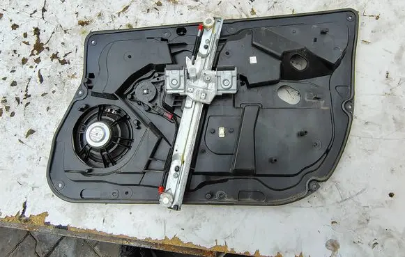 Ford Fiesta Front window lifting mechanism without motor 8A6114A389B