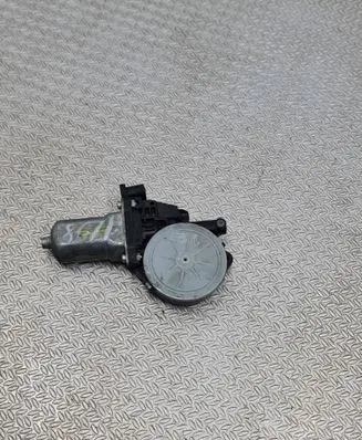 Suzuki Splash Front door window regulator motor 8353063J00 2621003390