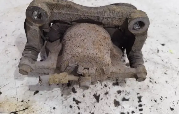 Nissan Qashqai Front brake caliper