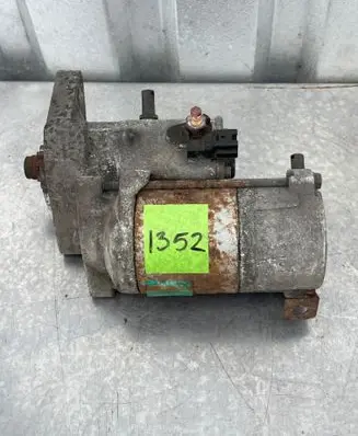Toyota Yaris Starter motor 2810033080