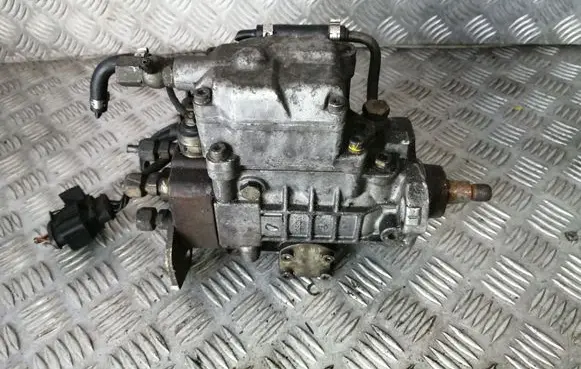 Audi A4 S4 B5 8D Fuel injection high pressure pump 028130115A 0460404969 2464463268