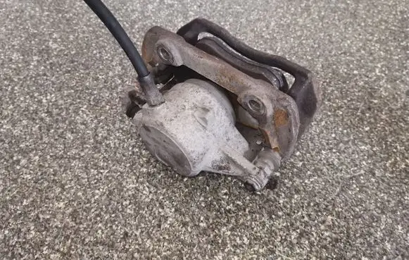 Mercedes-Benz C W204 Front brake caliper
