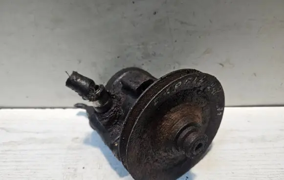 Renault Espace II Power steering pump 7846075
