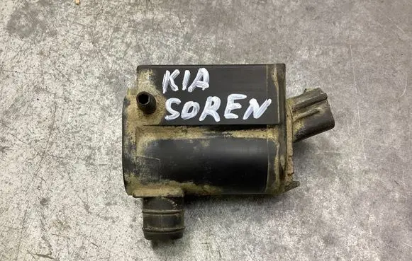 KIA Sorento Windscreen/windshield washer pump 985103E000
