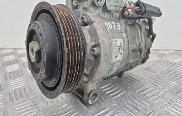 Mercedes-Benz A W176 Air conditioning (A/C) compressor (pump) A0008305702 A0008303502
