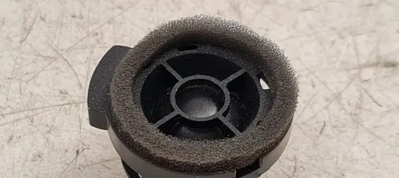 Front door high frequency speaker