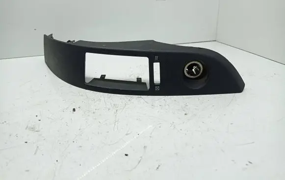 Toyota Corolla Verso AR10 Dash center air vent grill 5568064010