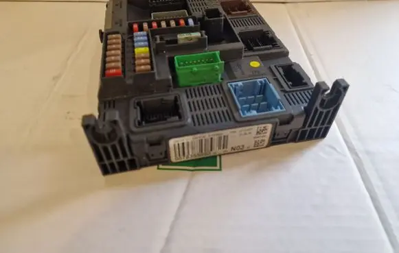 Peugeot 208 Fuse module 9678355980