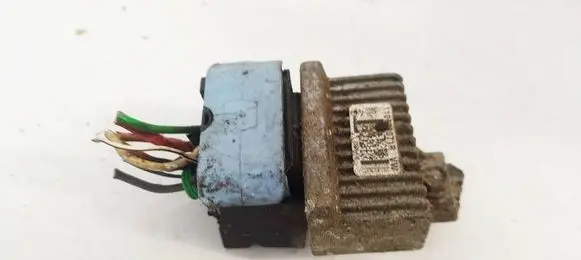 Dacia Sandero Glow plug pre-heat relay 110678071R