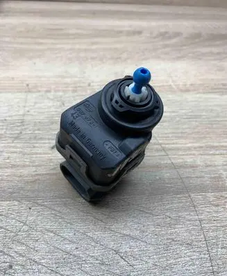 Nissan Qashqai Headlight level adjustment motor 7700420737