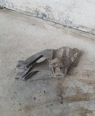 Audi Q5 SQ5 Engine mounting bracket