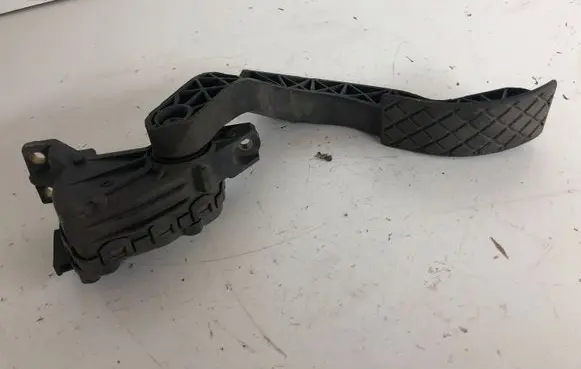 Audi A4 S4 B5 8D Accelerator throttle pedal 8D1723523H