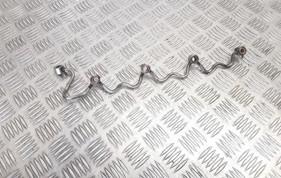 Toyota Corolla Verso E121 Fuel line pipe