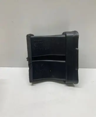 Audi Q7 4M Air intake duct part 4M0815217