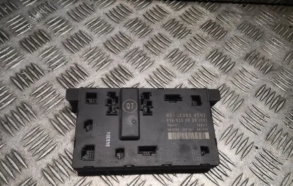 Mercedes-Benz Vito Viano W639 Door control unit/module 6398200026 A6398200026