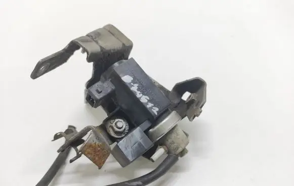 BMW 7 F01 F02 F03 F04 Turbo solenoid valve 70088704 759537401