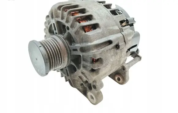 Volkswagen PASSAT B8 Generator/alternator 03L903023L