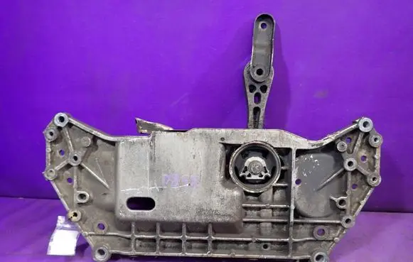 Volkswagen Touran I Front subframe 1K0199369F