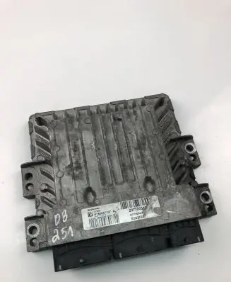 Renault Megane III Engine control unit/module ECU S180067107A 237100033R