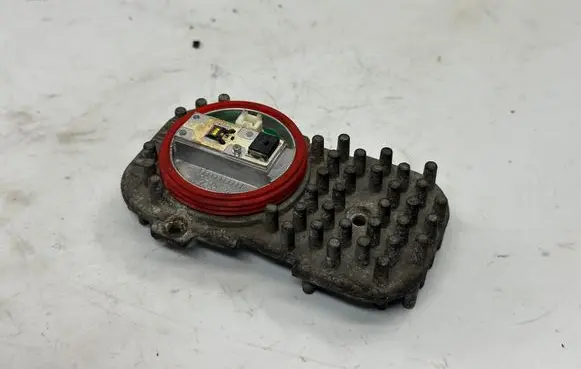 BMW X5 F15 LED ballast control module 1305715084 7263051 63117263051