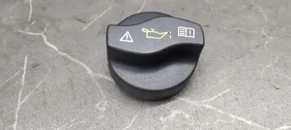 Mercedes-Benz A W169 Oil filler cap a0000101385