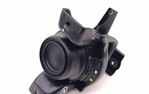 Suzuki Vitara (LY) Engine mount bracket