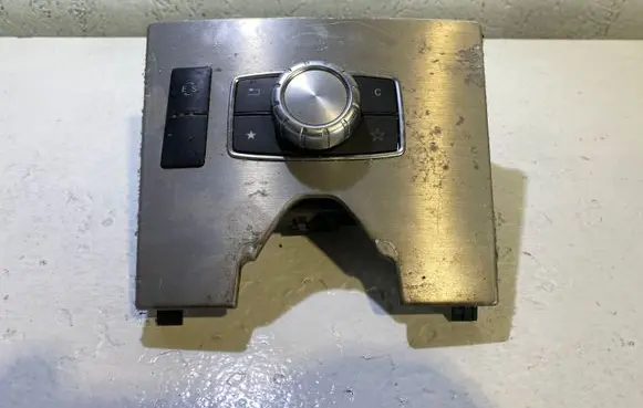 Other switches/knobs/shifts