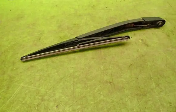 Opel Corsa D Rear wiper blade arm 