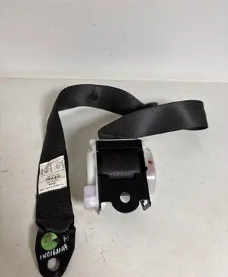 Middle seatbelt (rear)