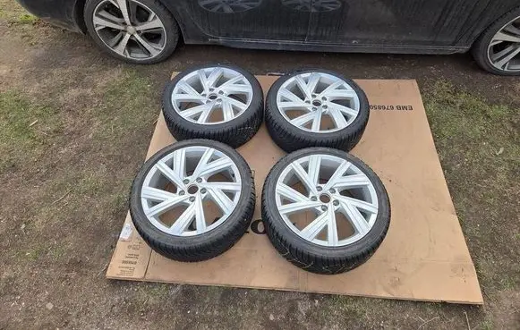 Volkswagen Golf VIII R18 alloy rim 5H0601025M