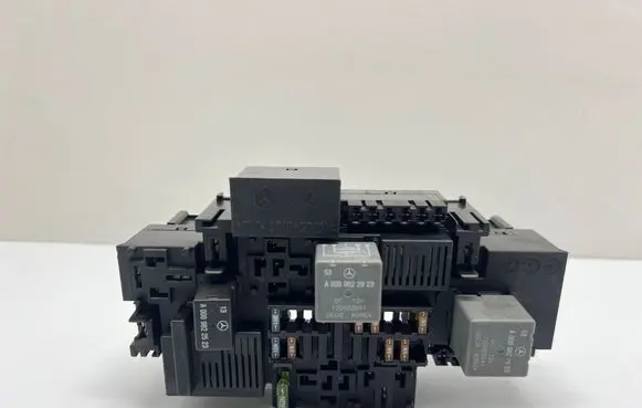 Mercedes-Benz C W205 Fuse box set A0009822923 120003041