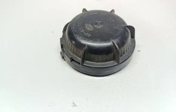Volkswagen Golf III Headlight/headlamp dust cover 13472800