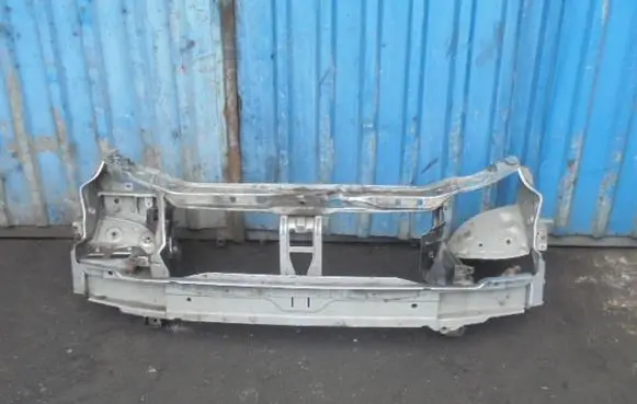 Renault Clio III Radiator support slam panel 